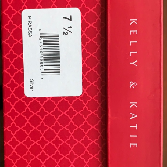 7.5 Silver Kelly & Katie Parissa Flats - Picture 5 of 5